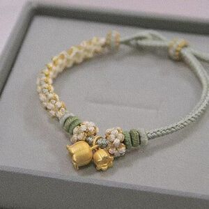 Adjustable Copper and Gold Plated Flower Charm Bracelet for Women Color Green